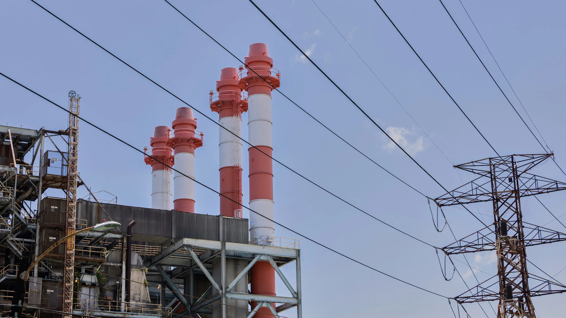 DOE redirects $365 million from Puerto Rico's solar projects to oil-dependent power grid