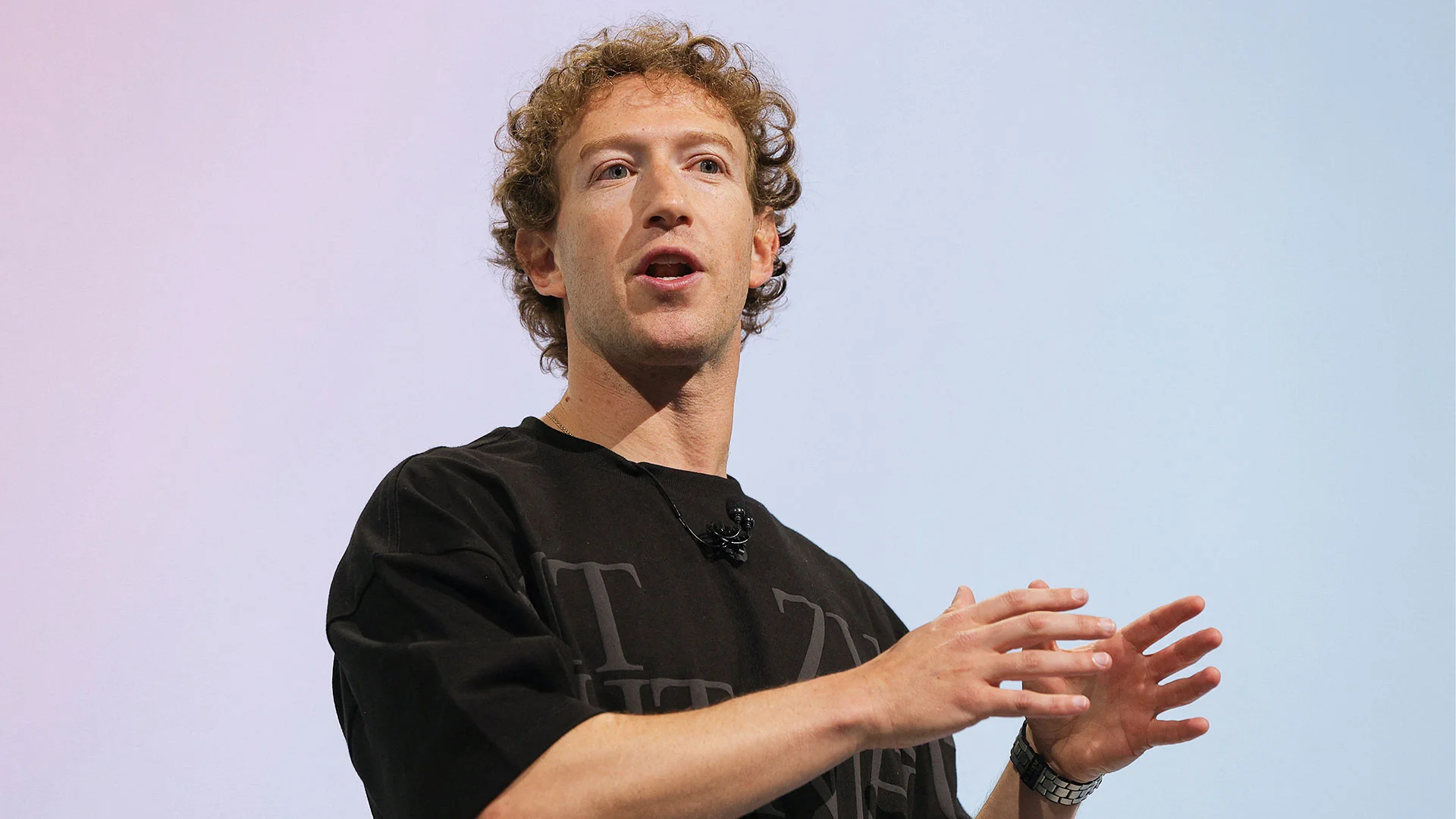 Zuckerberg, Meta investors settle to end trial over Facebook privacy ...