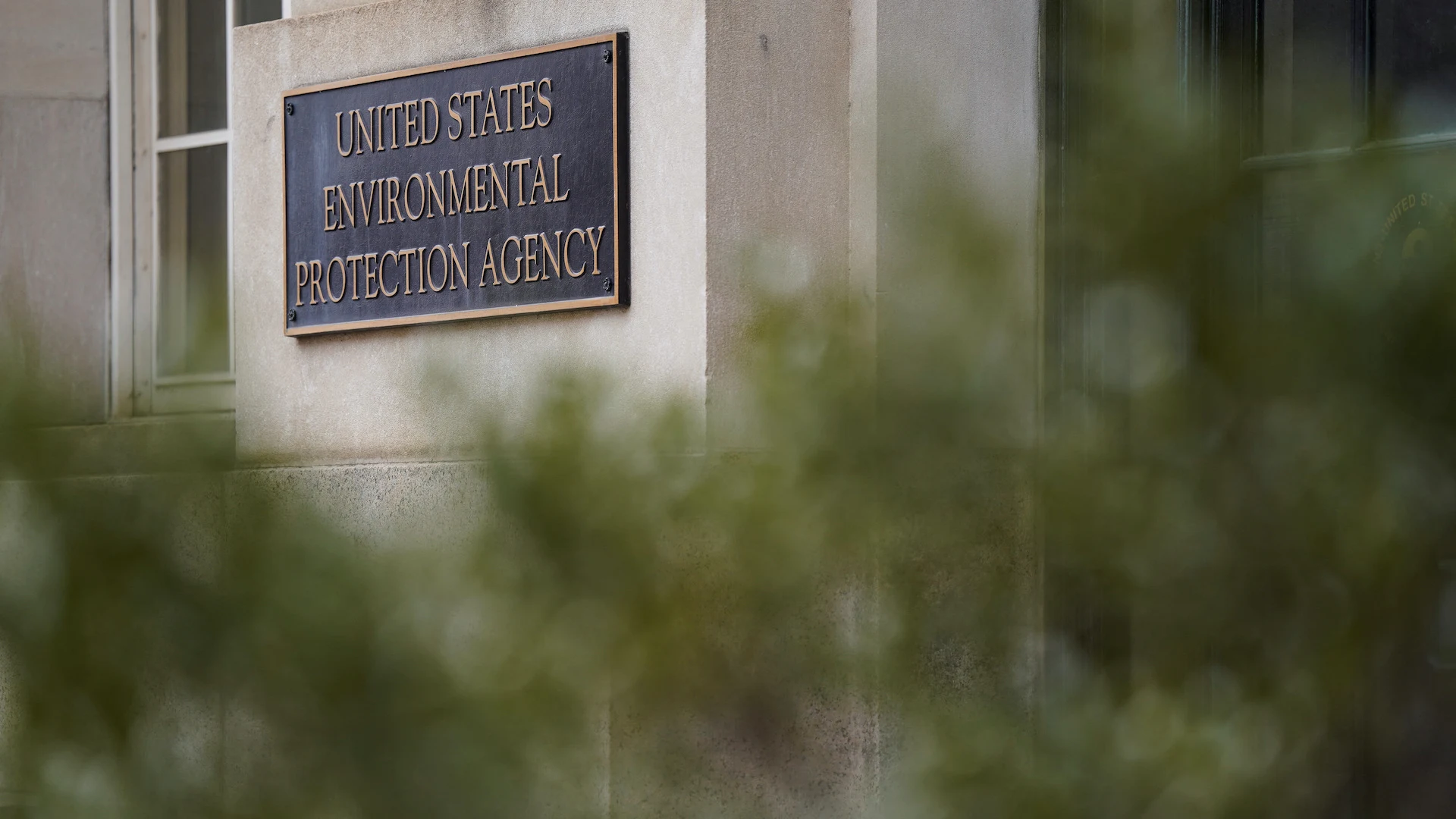 EPA to rule on biofuel waivers, but big oil refiners may need to wait