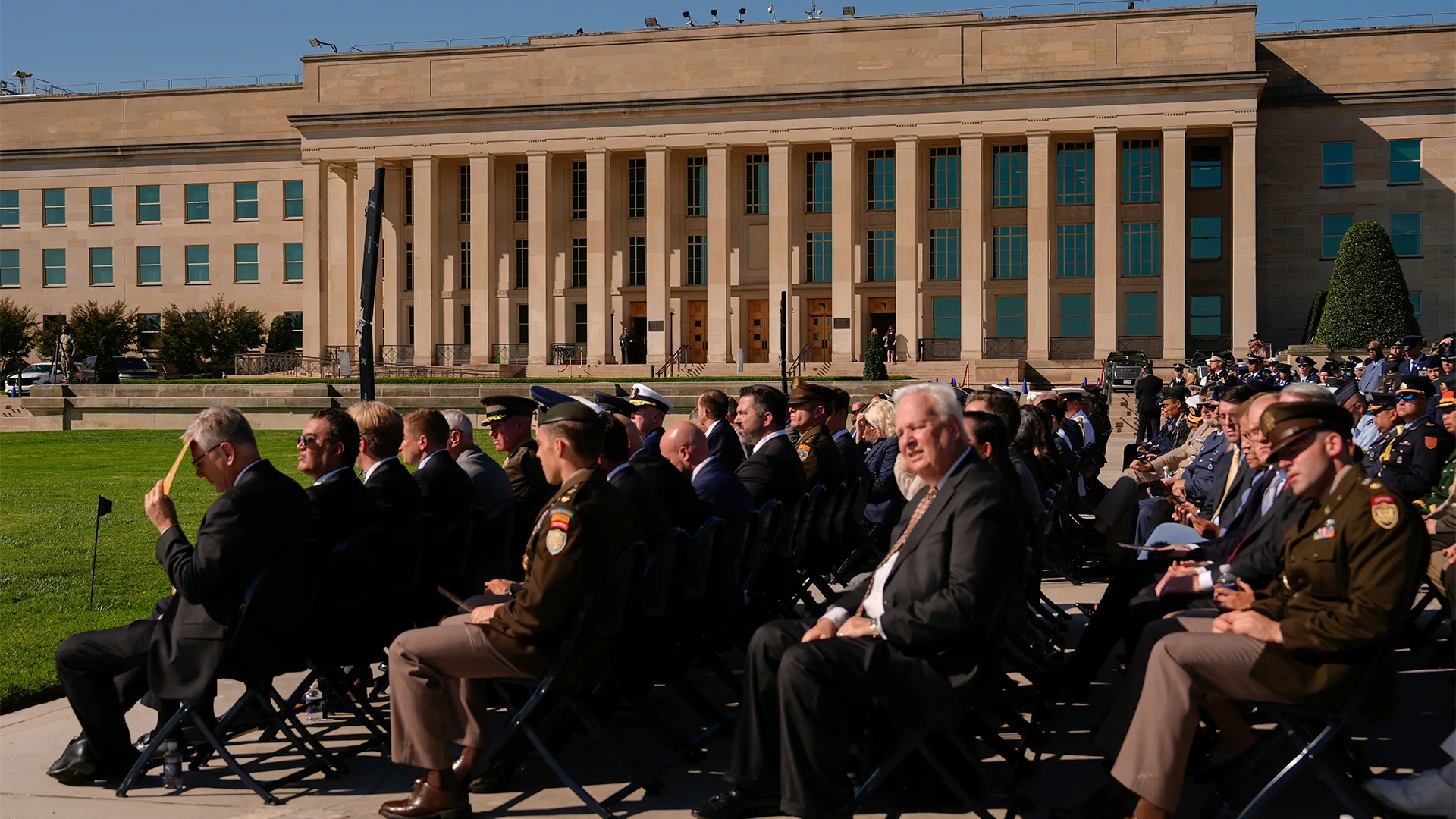 The 'New York Times' and others announce they are not signing the Pentagon's new press rules