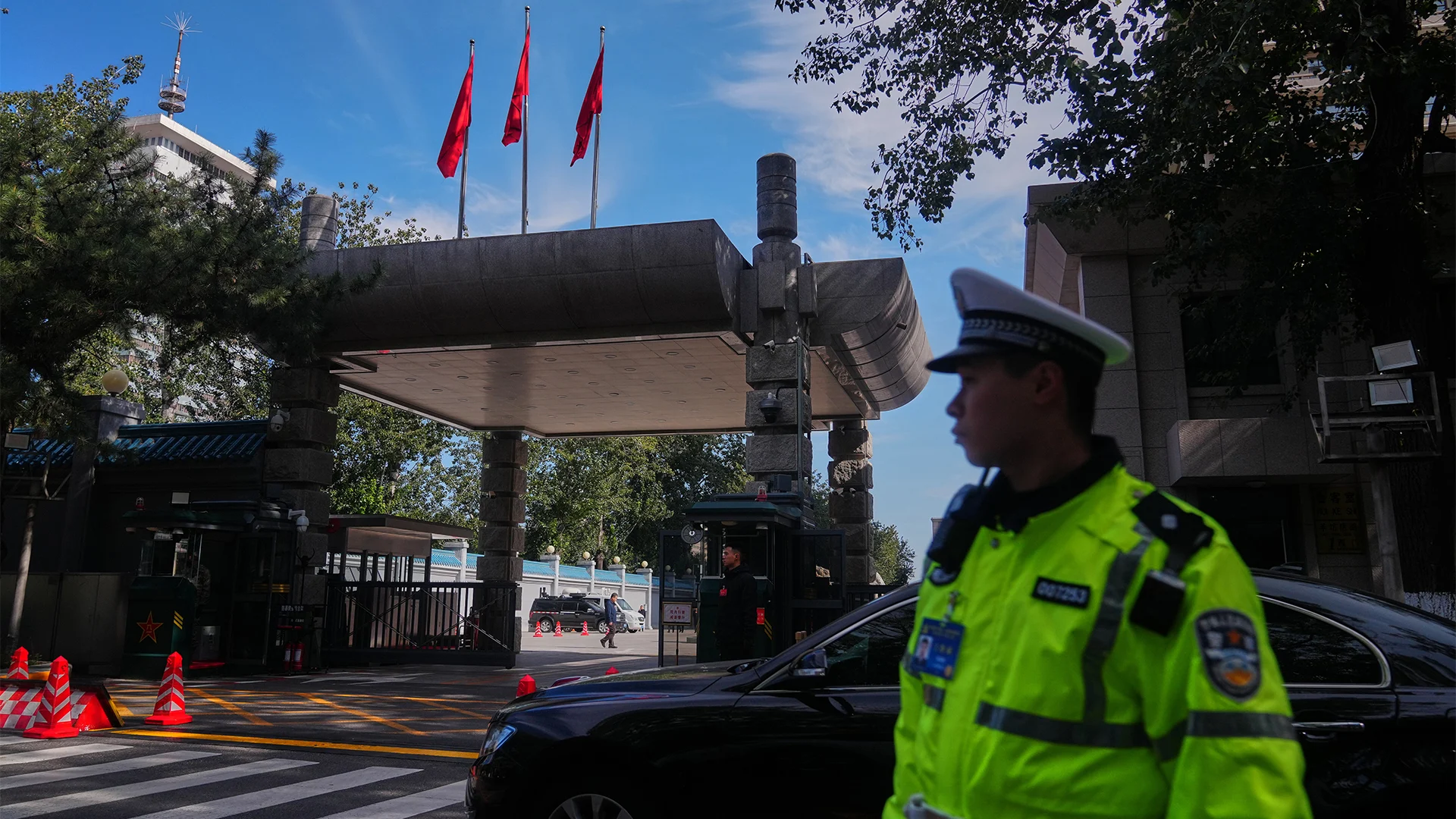 China's economy, hit by tariffs, slows to 4.8% annual growth in Q3