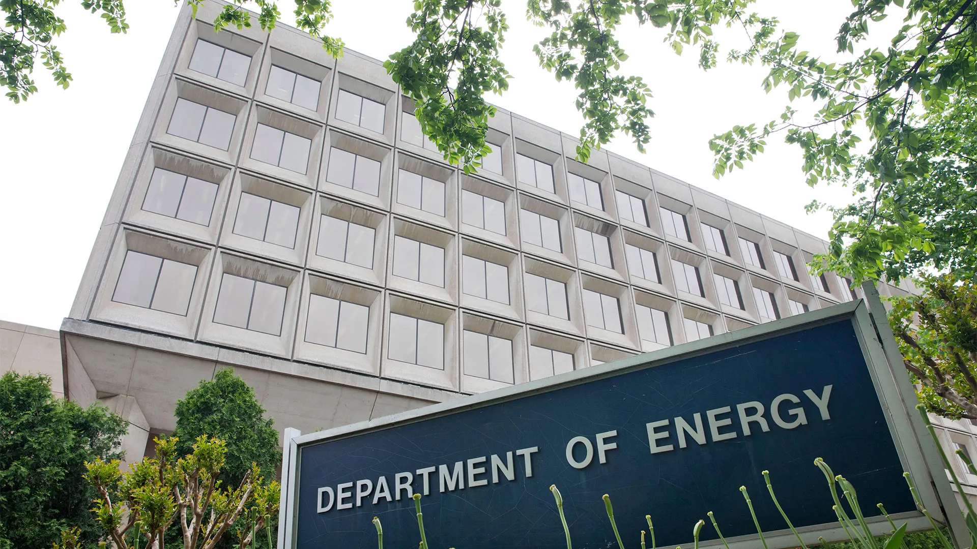 What to know about Trump's order for the AI project 'Genesis Mission'