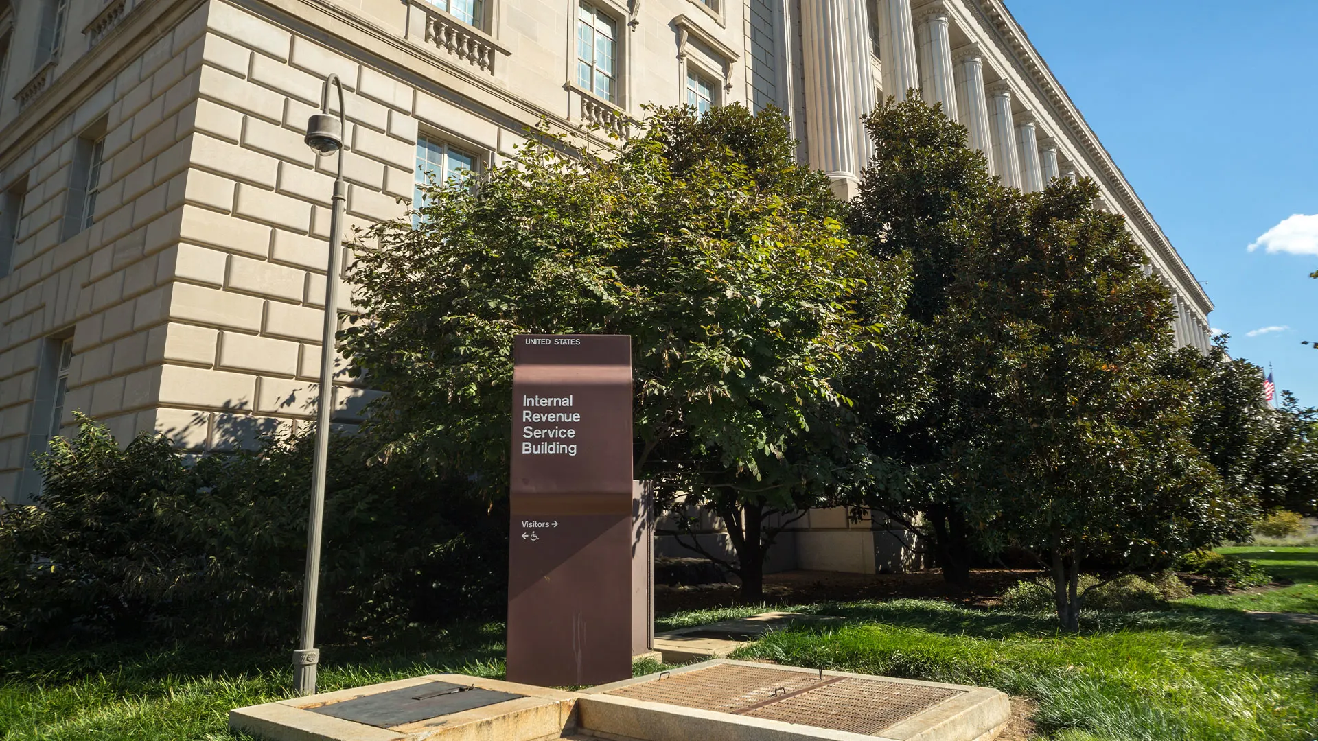 You can stash more in your 401(k) and IRA next year-here's the new IRS limit