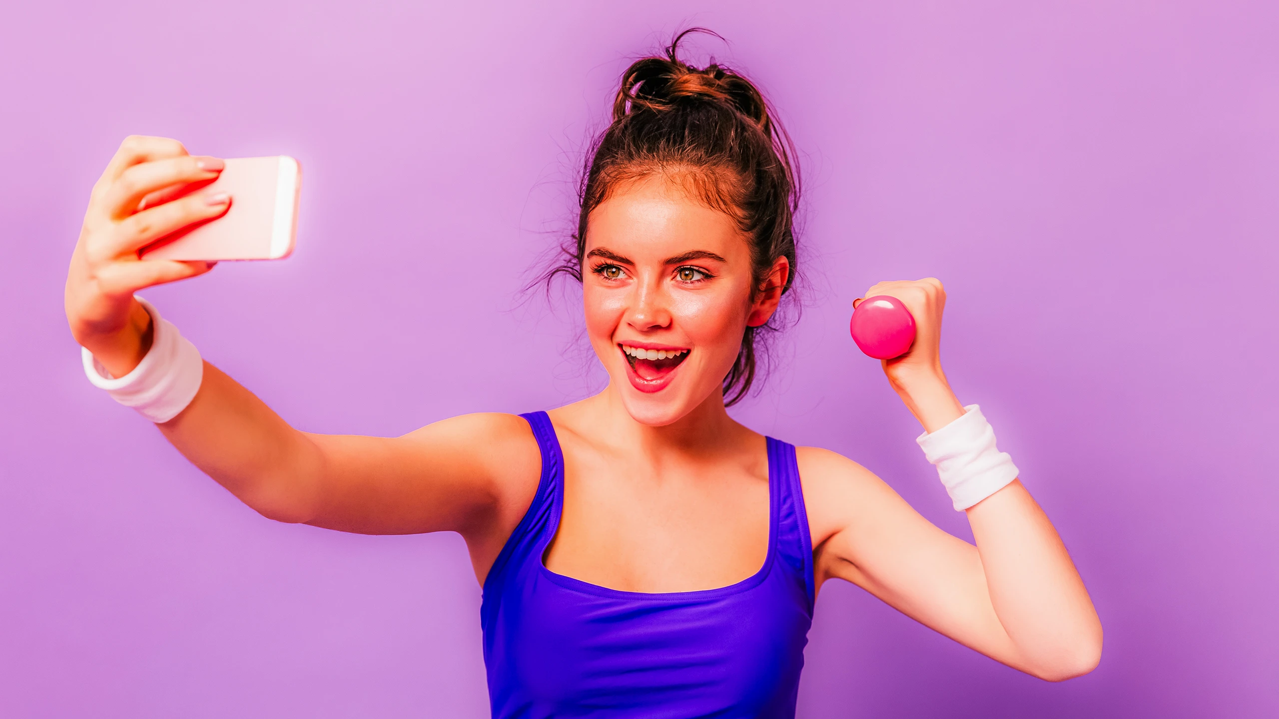 Being too attractive can hurt fitness influencers, new research shows