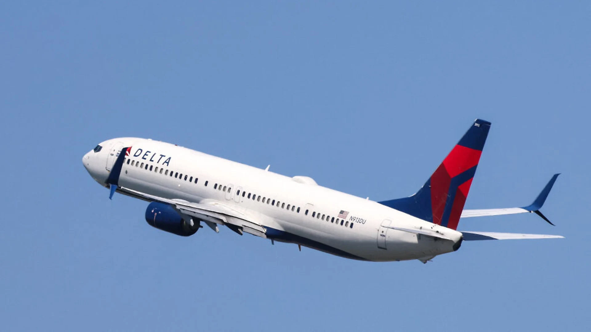 A Delta flight was landing late and passengers were anxious. What the flight attendant did next was brilliant