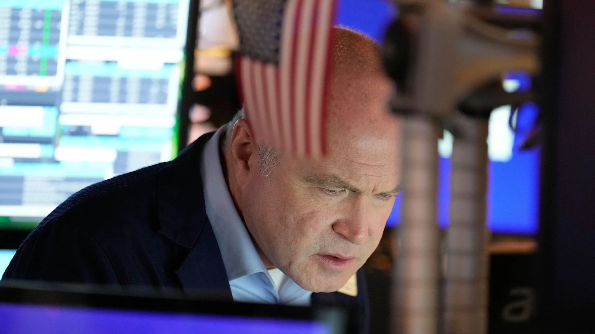 Stocks hover at record highs after Christmas as gold and silver prices rise