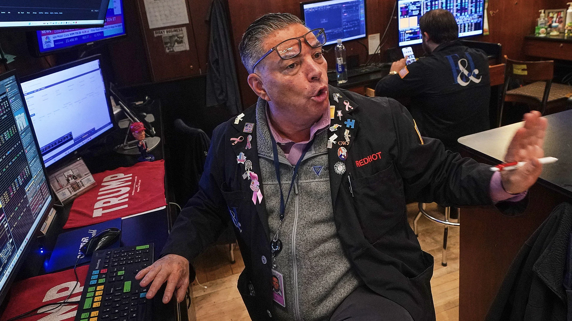 Wall Street recovers from losses earlier in the week, as AI stocks climb