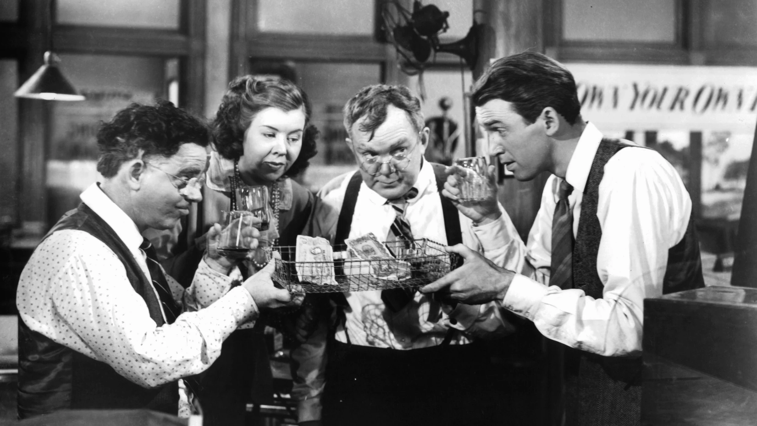 The 3 key financial lessons of 'It's a Wonderful Life'