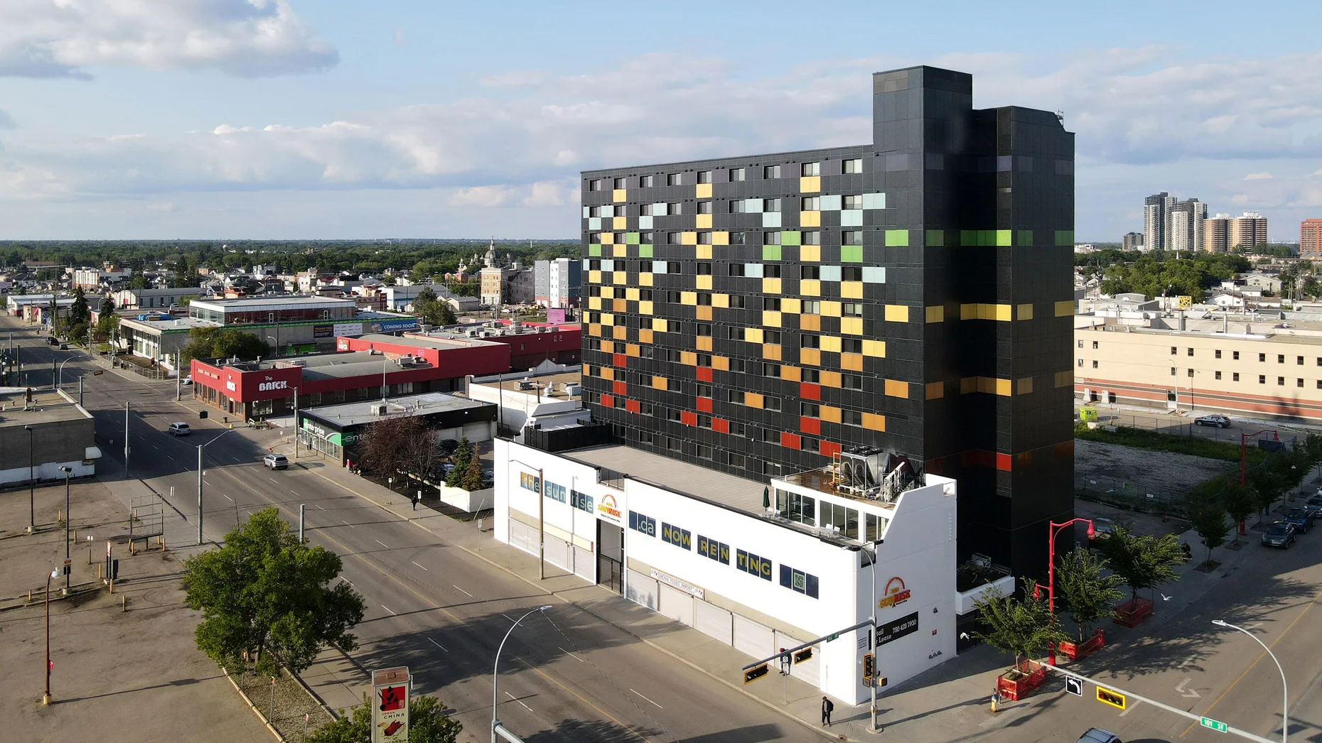 fastcompany.com - Patrick Sisson - This skyline-stealing mural also powers its building