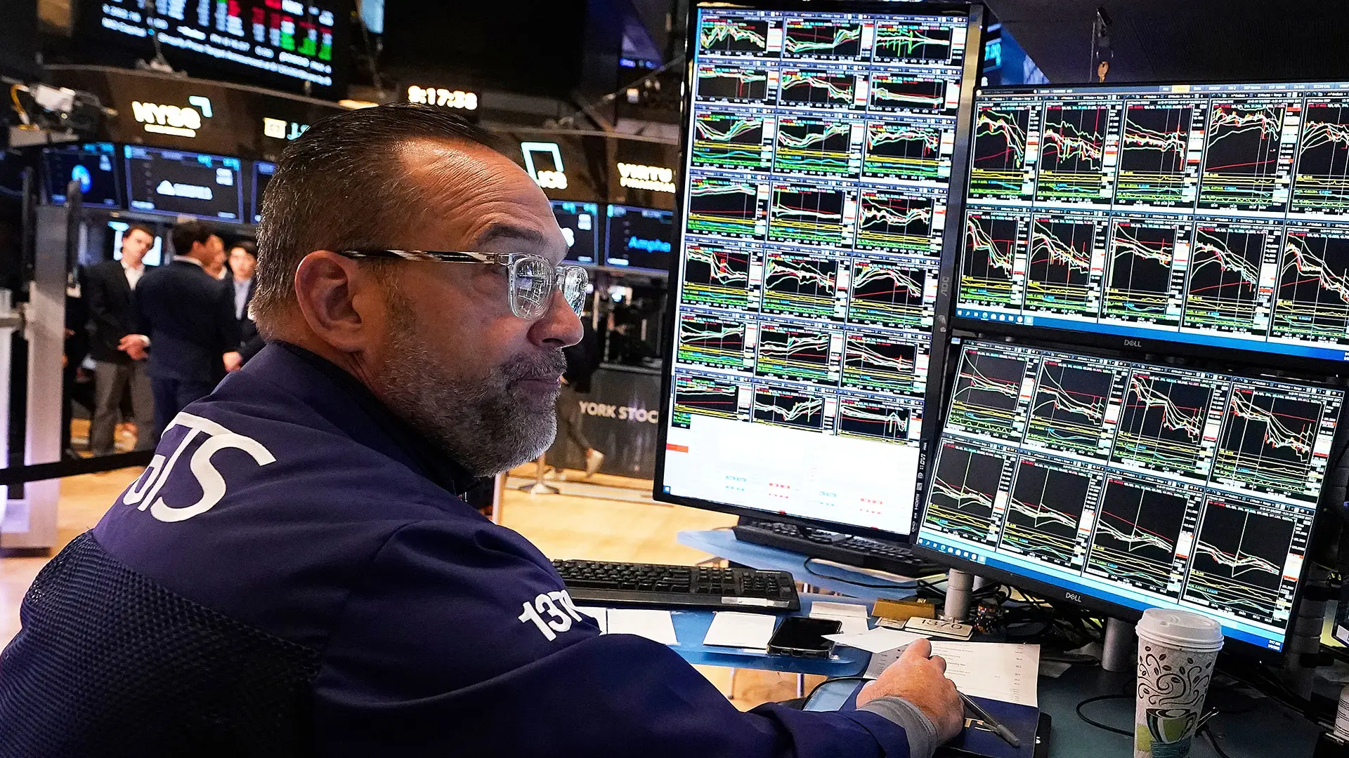 How Trump's tariffs and fight with the Fed shaped the U.S. stock market in 2025