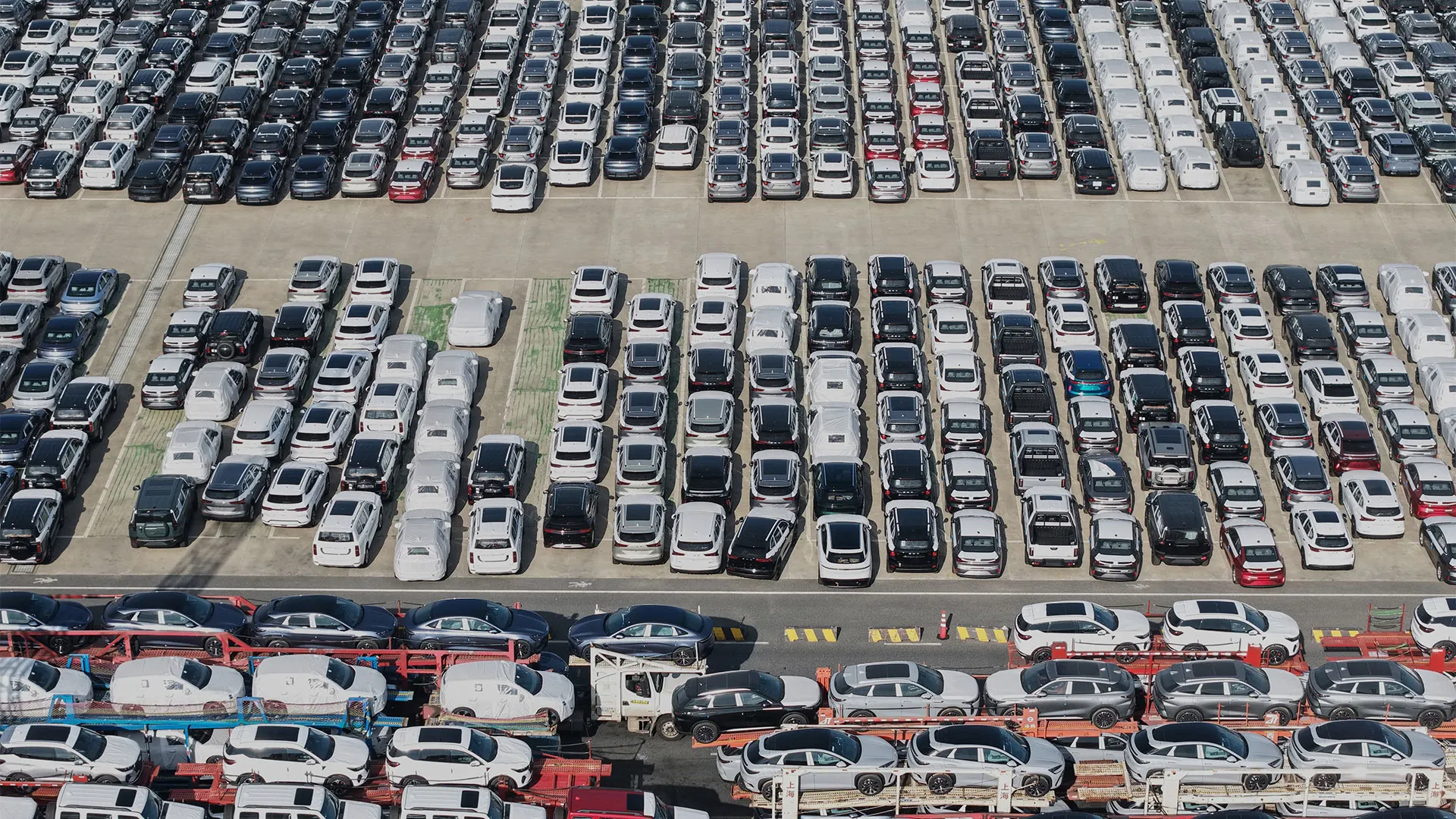 China's trade surplus soared to a record $1.2 trillion in 2025, despite Trump's tariffs