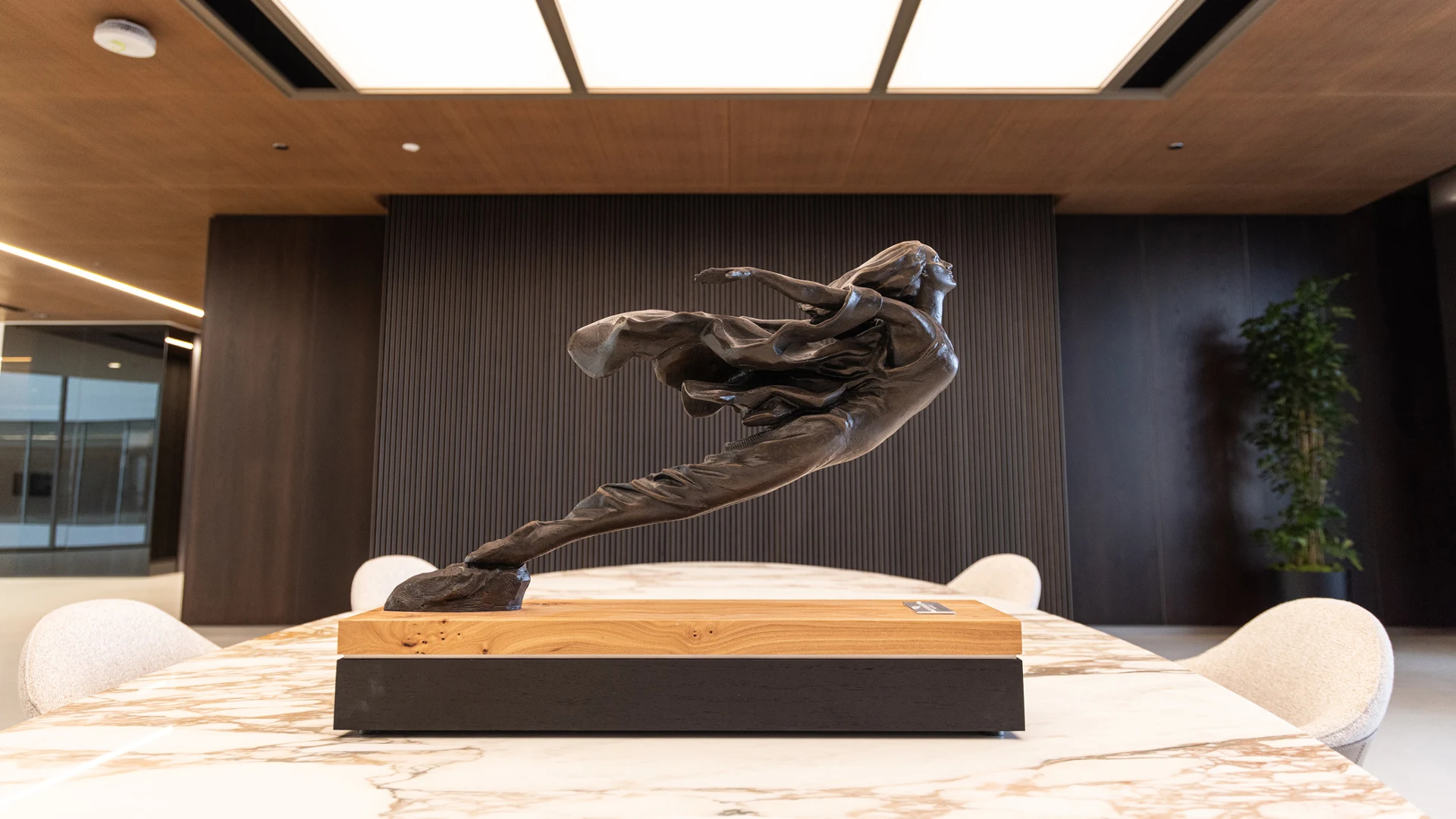 fastcompany.com - Nate Berg - GM's mid-century modern legacy shines in its new Detroit HQ