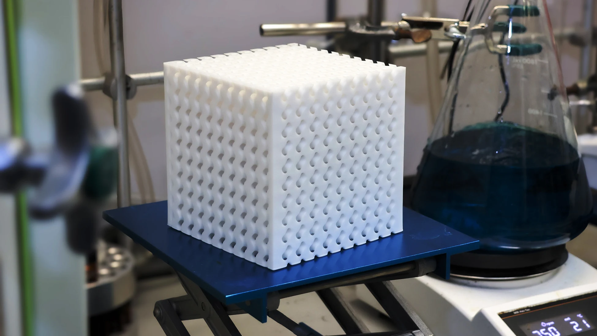 This 'chemical sponge' sucks up the valuable minerals in polluted water