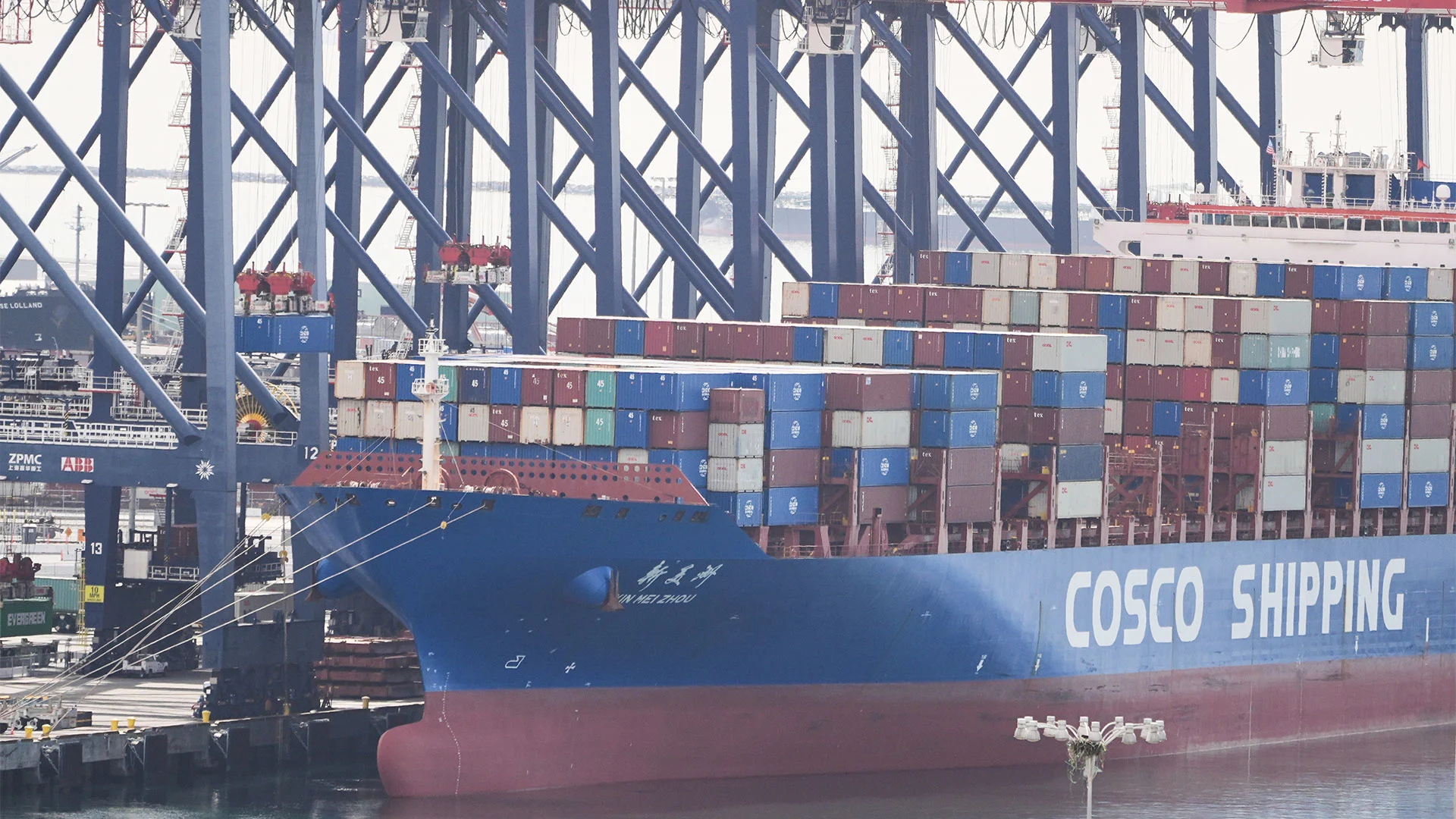 Democrats warn Trump's tariffs will cost American households more than $2,500 in 2026