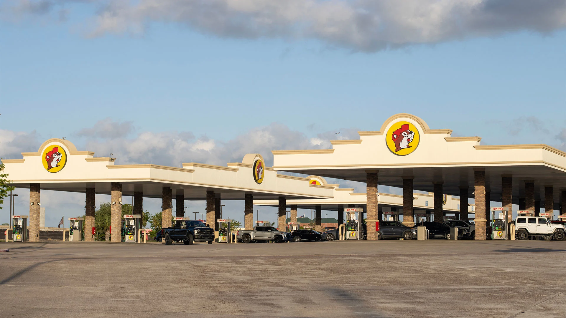Buc-ee's is loved by shoppers, so why did it get red-flagged by the Better Business Bureau? Here's what you need to know