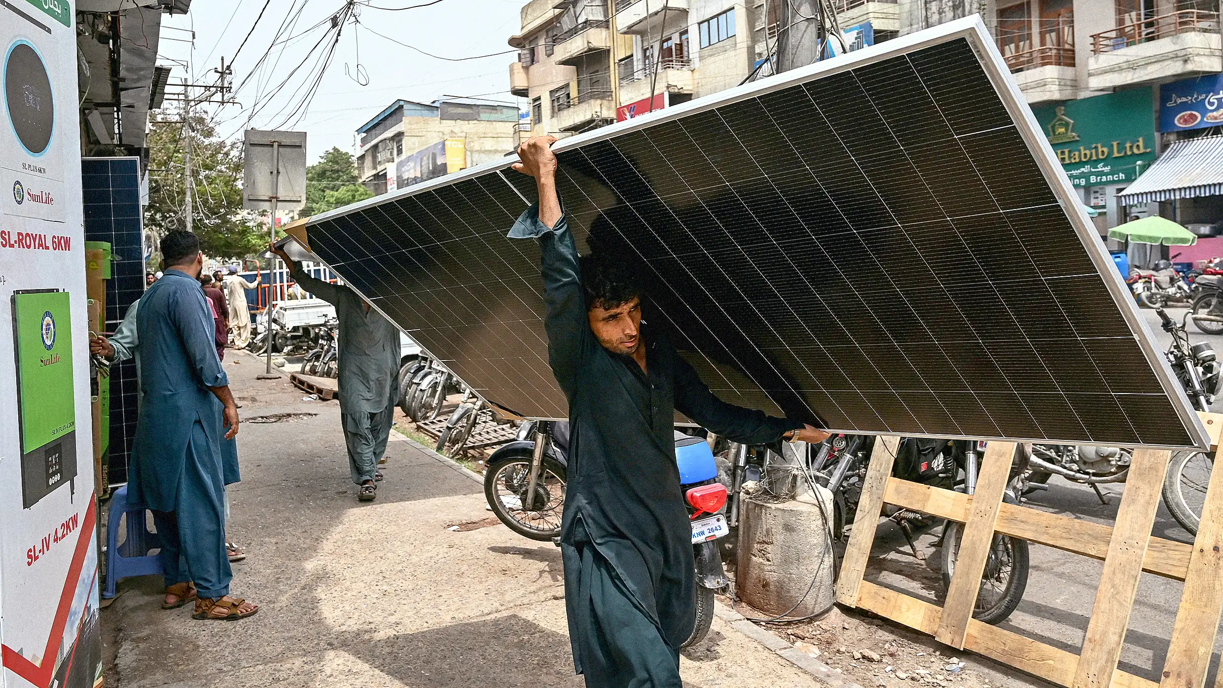 fastcompany.com - Adele Peters - Pakistan's solar boom is helping it save billions during the ongoing energy crisis