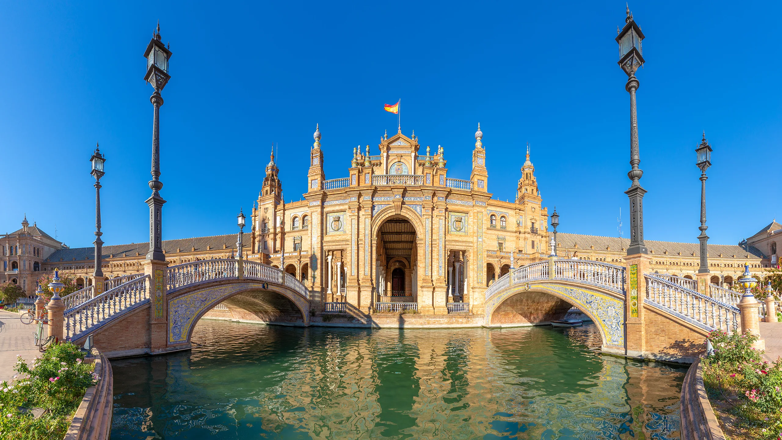 fastcompany.com - Peter Yeung - A city in Southern Spain holds an ancient secret to fighting extreme heat