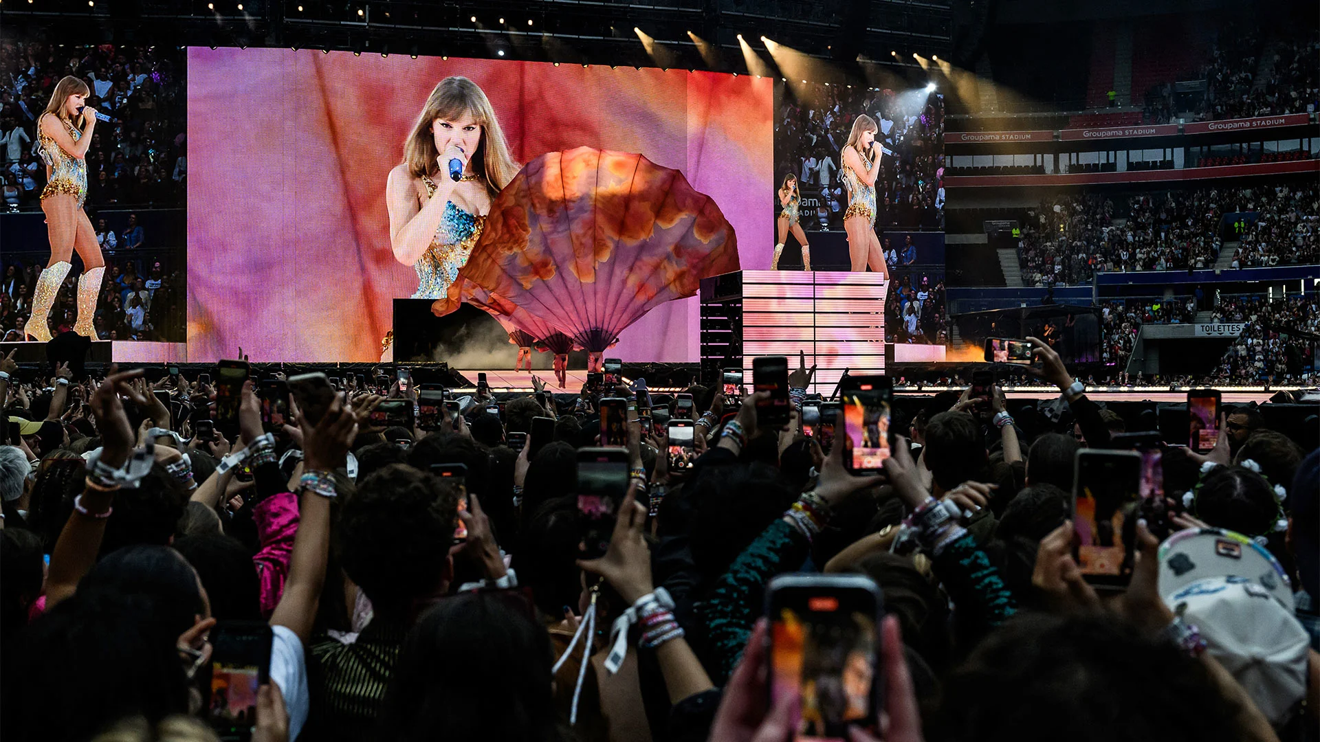 UMG stock price soars after Bill Ackman offers to buy the music giant behind Taylor Swift and Bad Bunny