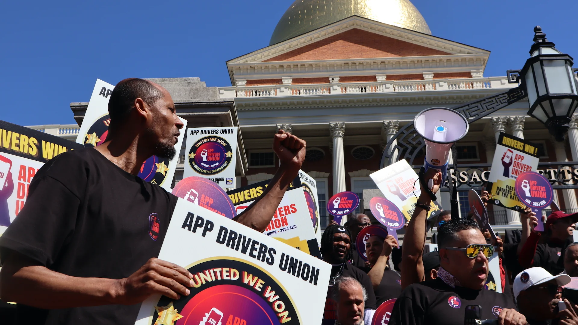 Uber and Lyft drivers in Massachusetts certify the nation’s first ride-hailing union