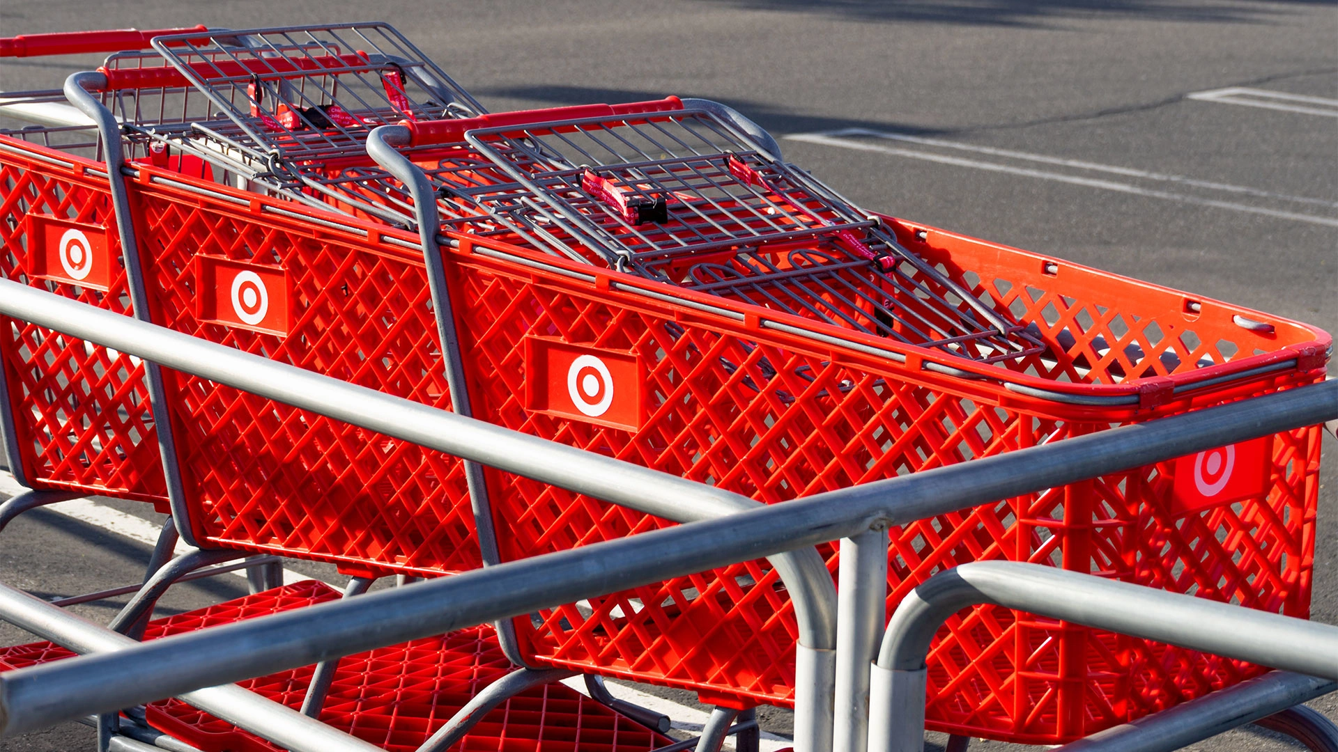 fastcompany.com - Sarah Fielding - Target sales and stock price are on an upswing this year. Is the retail giant finally poised for a comeback?
