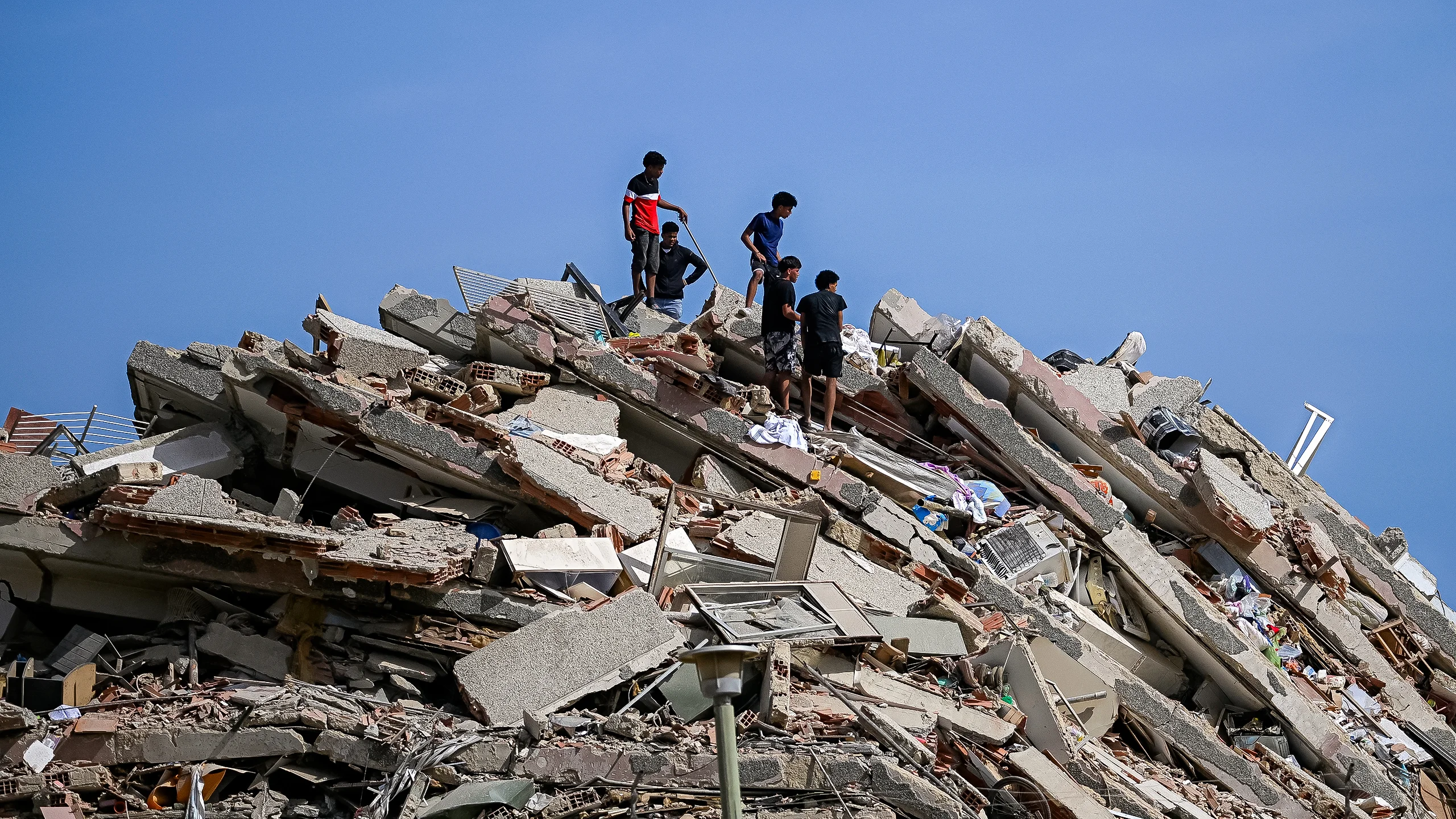 fastcompany.com - Jennifer Mattson - Venezuela earthquakes: Thousands injured, missing, without food or water. Here are 4 ways you can help right now