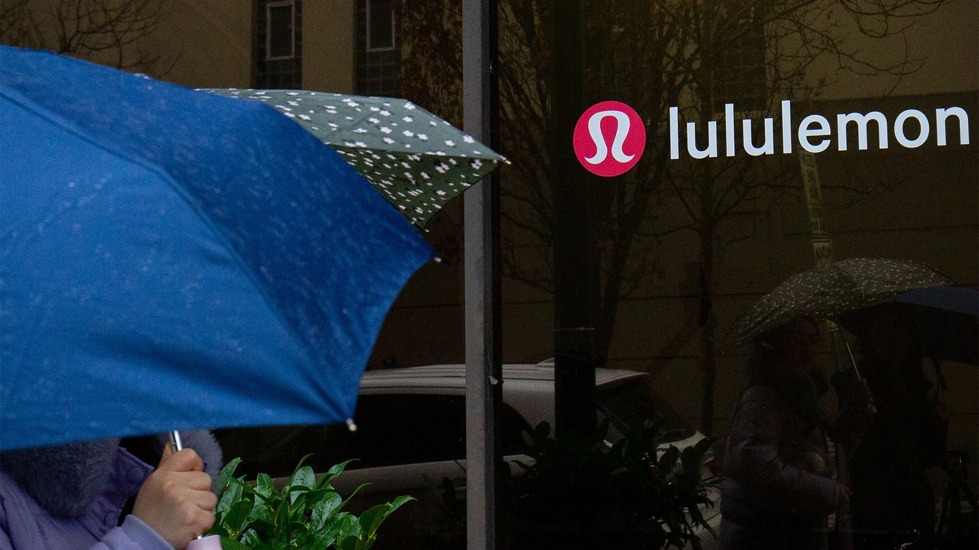 Lululemon stock collapses: Soft sales in China reveal negative impact of viral drum controversy