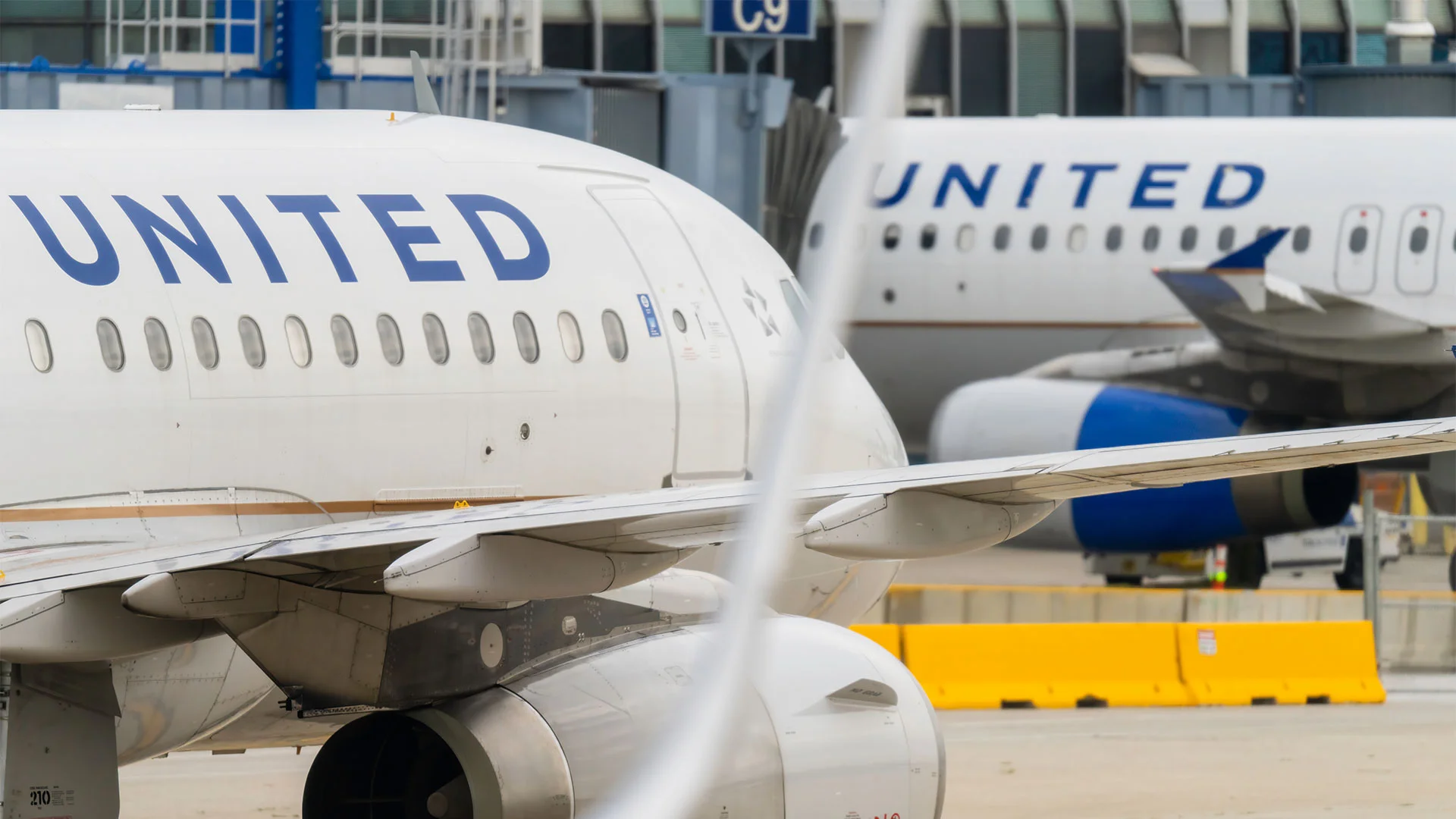 fastcompany.com - Michael Grothaus - Flying this weekend? 3 major airlines are letting travelers change flights for free