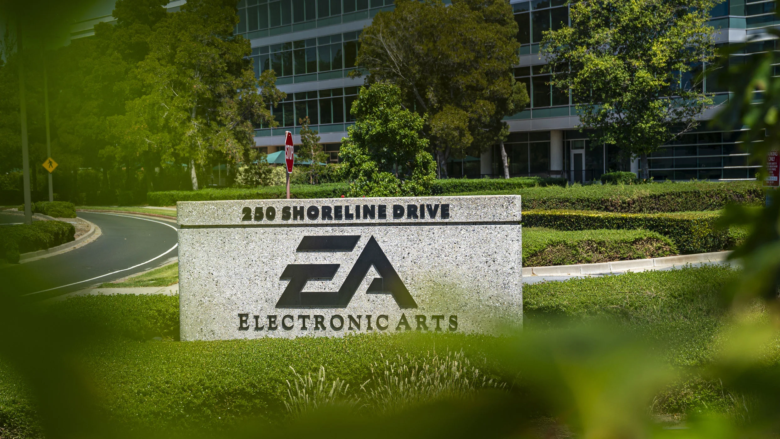 fastcompany.com - Peter Saalfield - Electronic Arts lays off 400 in latest blow to beleaguered gaming industry