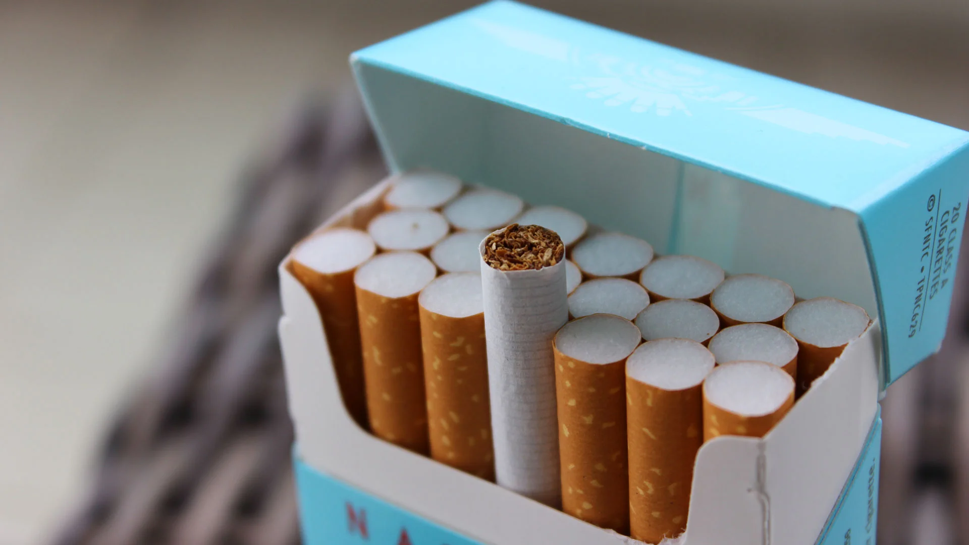 can tobacco cause hives Smoking and its effects on the skin