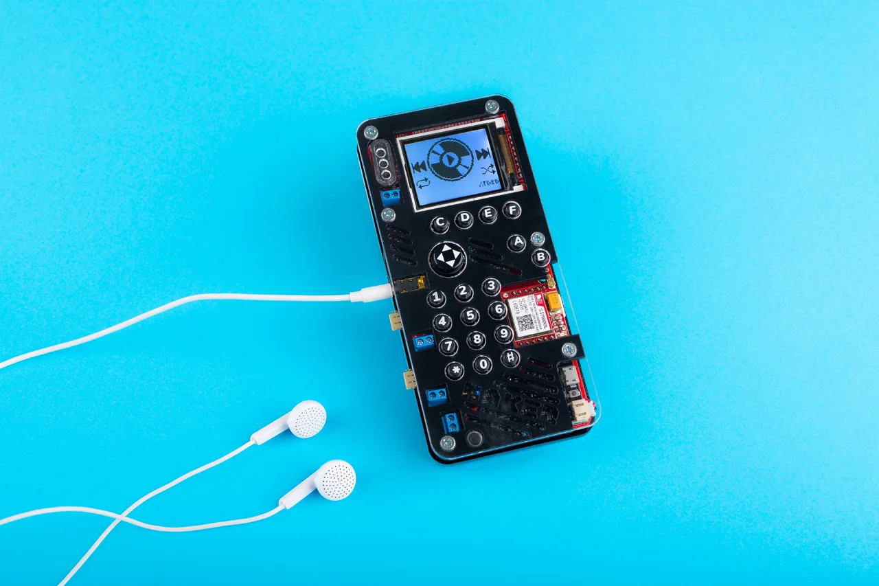 Want a healthier digital life? Try building your own smartphone - Fast ...