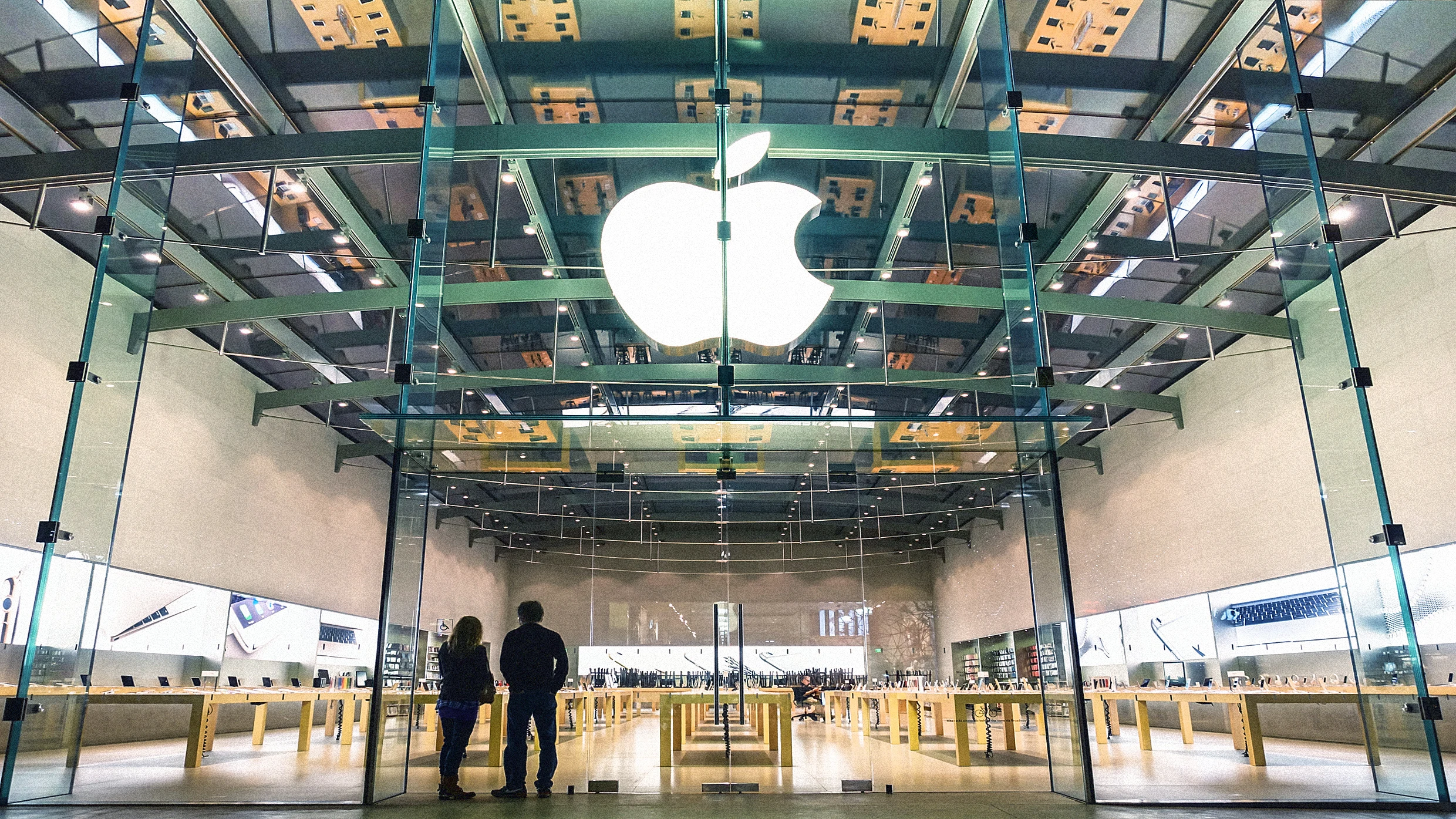 Apple - 【Will’s Shop】 The untold story of how Apple built a retail empire on trial
