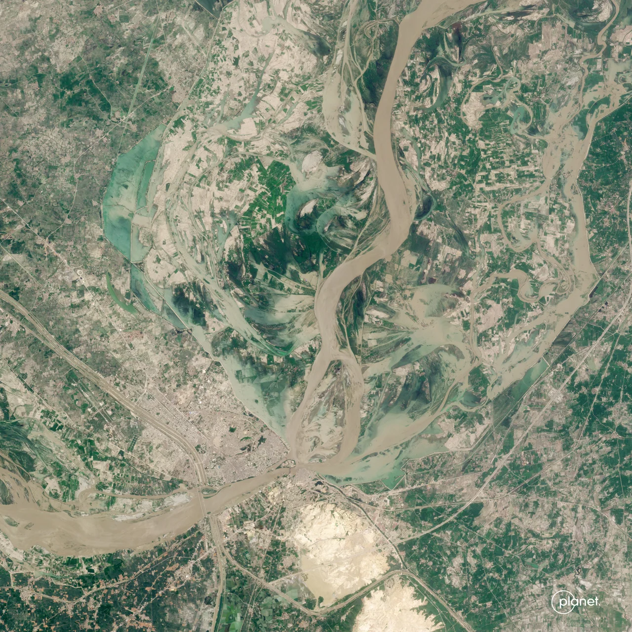 See the horrific scale of Pakistan's floods from space - Fast Company