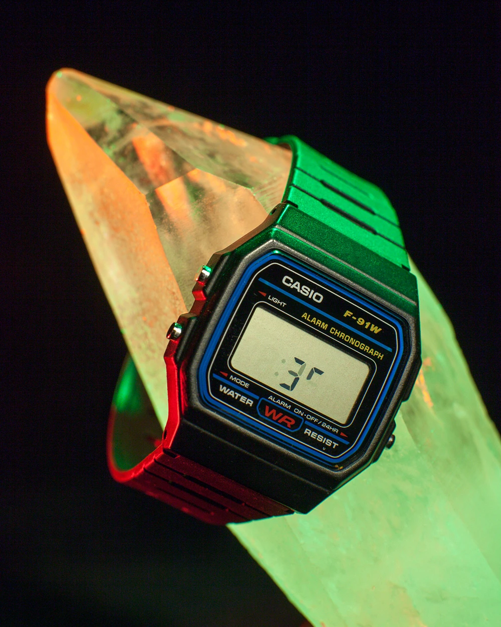 Hackear un reloj Casio clásico para convertirloHackear un reloj Casio clásico para convertirlo  