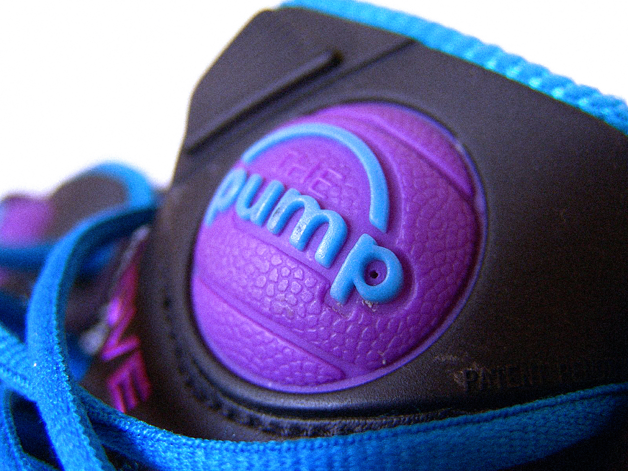 Sneakers with air pump online