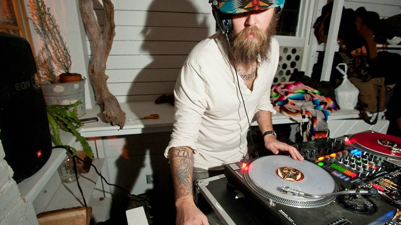 Double standard : the finest DJ's club … Four-Color-Zack.jpg