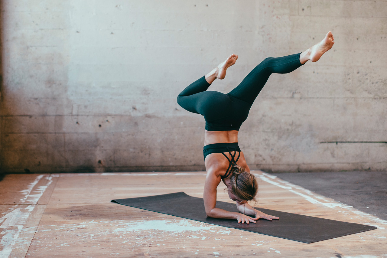 lululemon aloyogaまとめ売り Lululemon Align HR Crop 23” Nulu Size 6 Rainforest Green