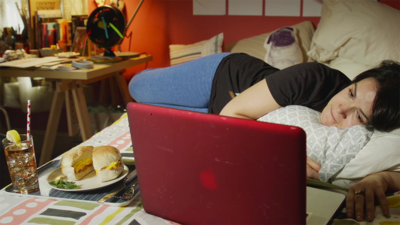 "Broad City" Feeds Starved Fans a Yom KippurThemed Video Fast Company(01)