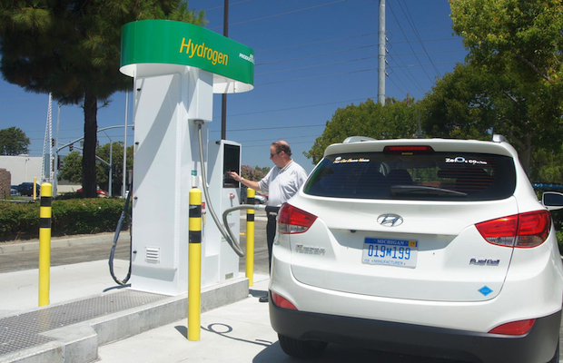 This Fueling Station Fills Vehicles With Clean Hydrogen From Dirty ...