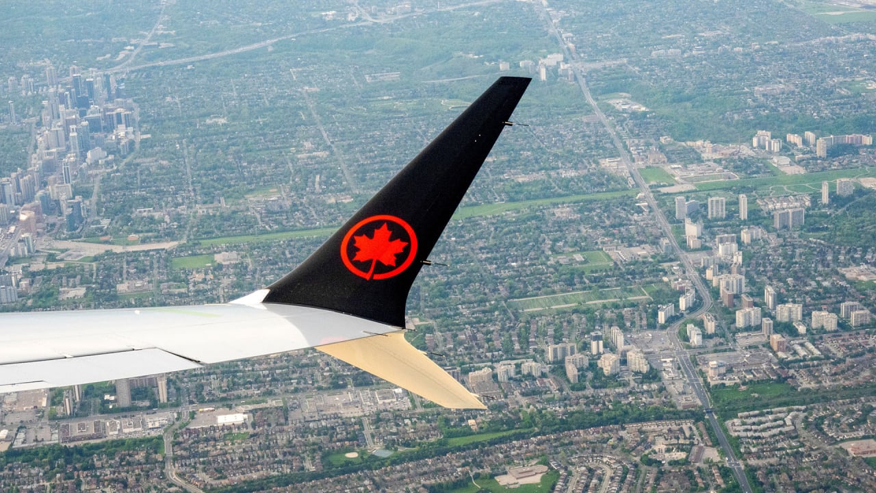 Air Canada prepares for shutdown as union talks stall