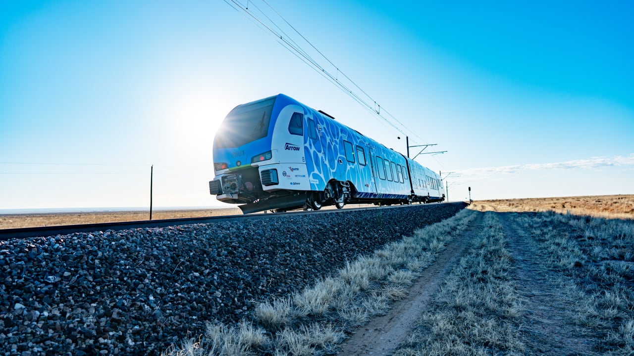 This sleek new L.A. commuter train is pollution-free