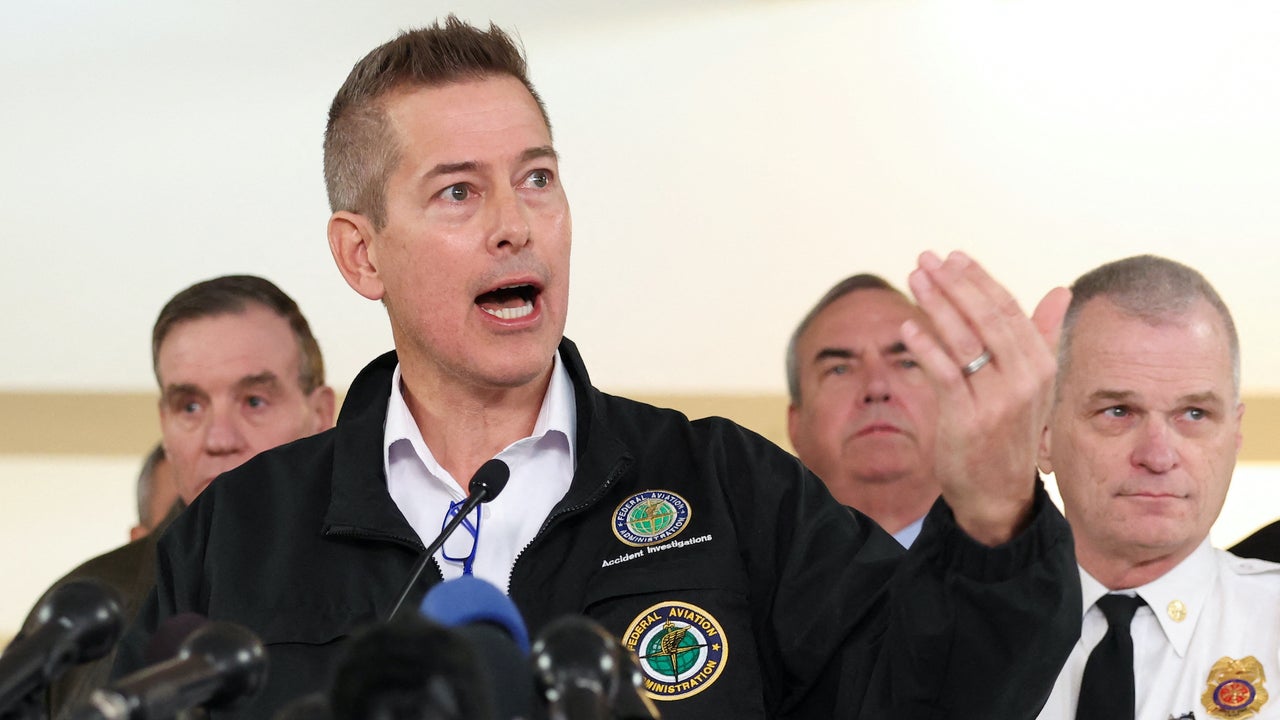 Transportation Sec. Duffy suggests changing air traffic rules and antiquated tech