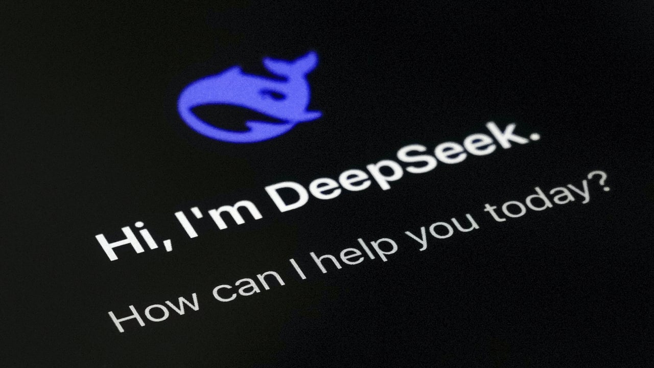 Bipartisan bill aims to ban Chinese AI from federal agencies
