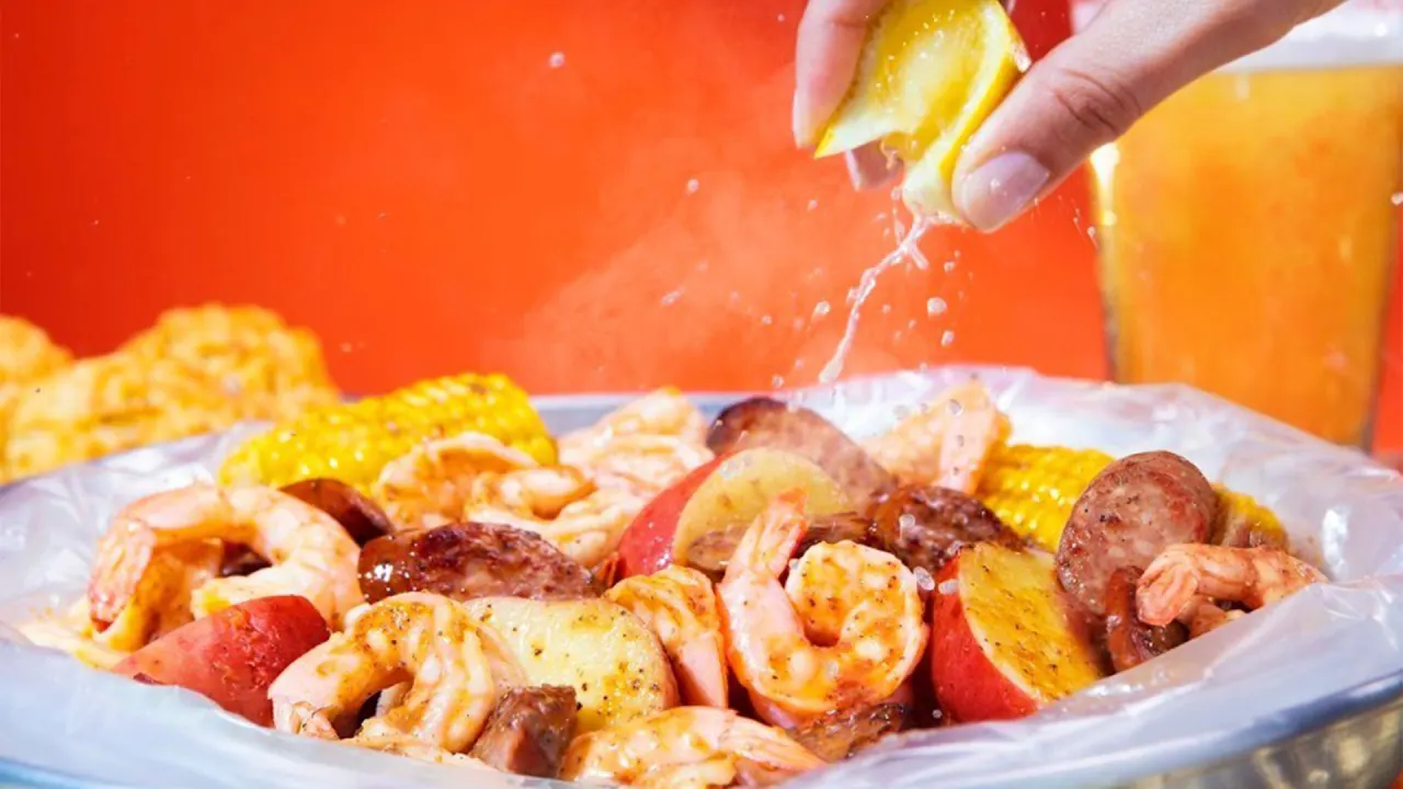 Red Lobster hopes Crabfest can claw back diners this summer