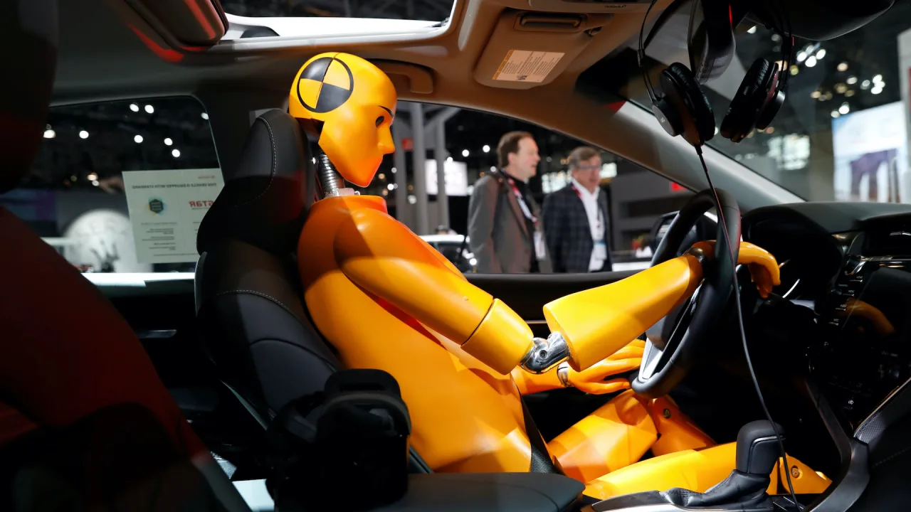 U.S. auto safety agency to cut more than 25% of employees