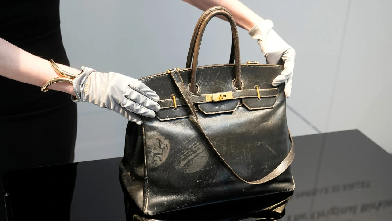 Hermès bag belonging to Jane Birkin sells at Sotheby’s for 8.6 million euros