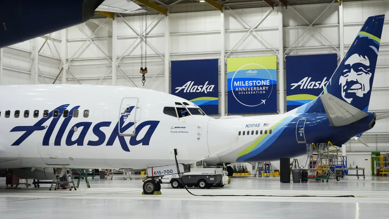 Alaska Airlines resumes operations after equipment failure grounds all flights
