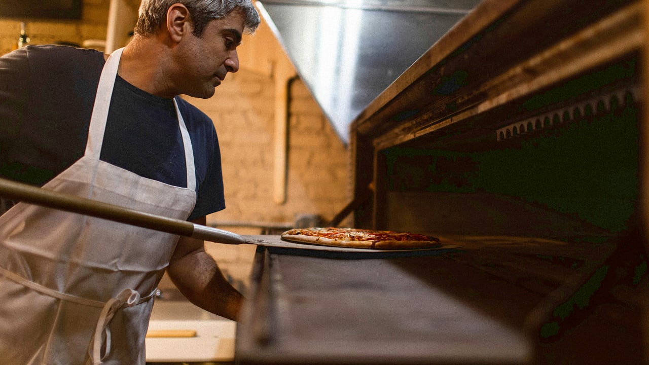 Small pizzerias still stand out against chain restaurants. Here’s why