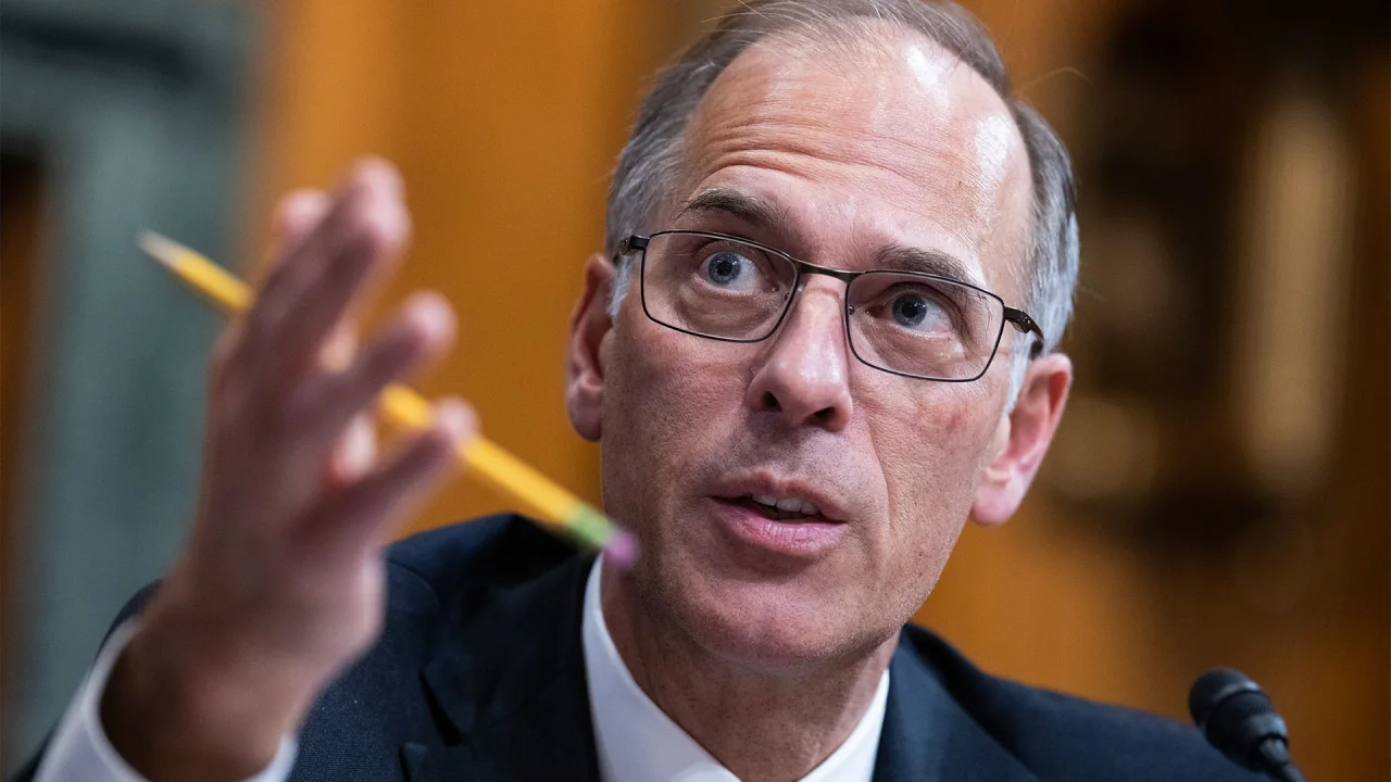 Housing market ‘red flare’: Moody’s chief economist sees home price declines spreading