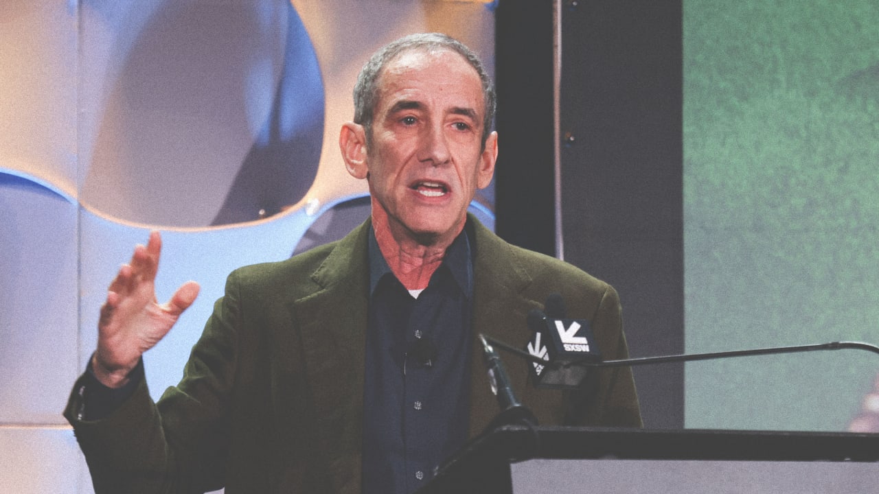 Douglas Rushkoff wants us to use AI to ask better questions