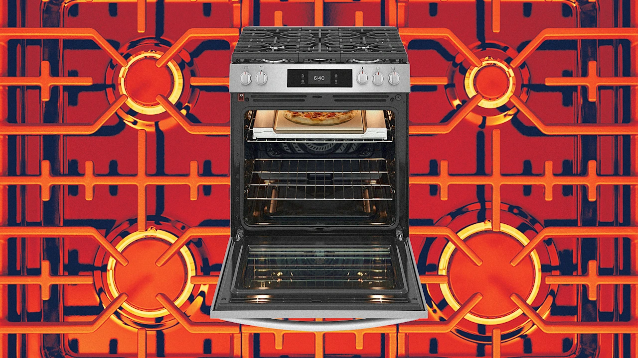 Frigidaire’s new oven lets you bake pizza at a sizzling 750°F